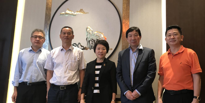 关于建立海南省教育厅海外基地（英国）的会议报道